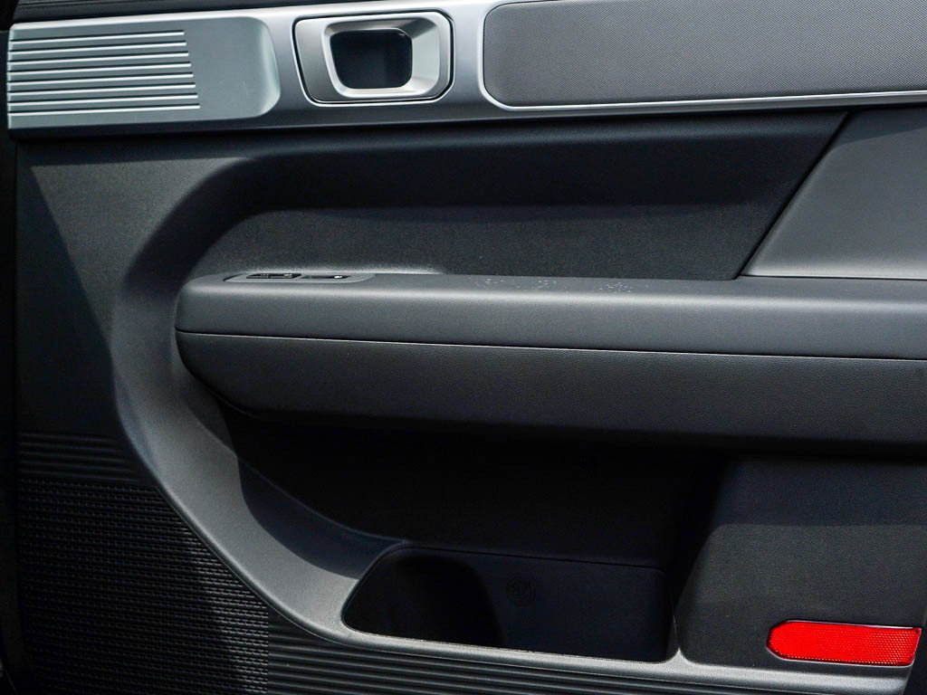 New 2026 Phantom Black Hyundai SE FWD image 10