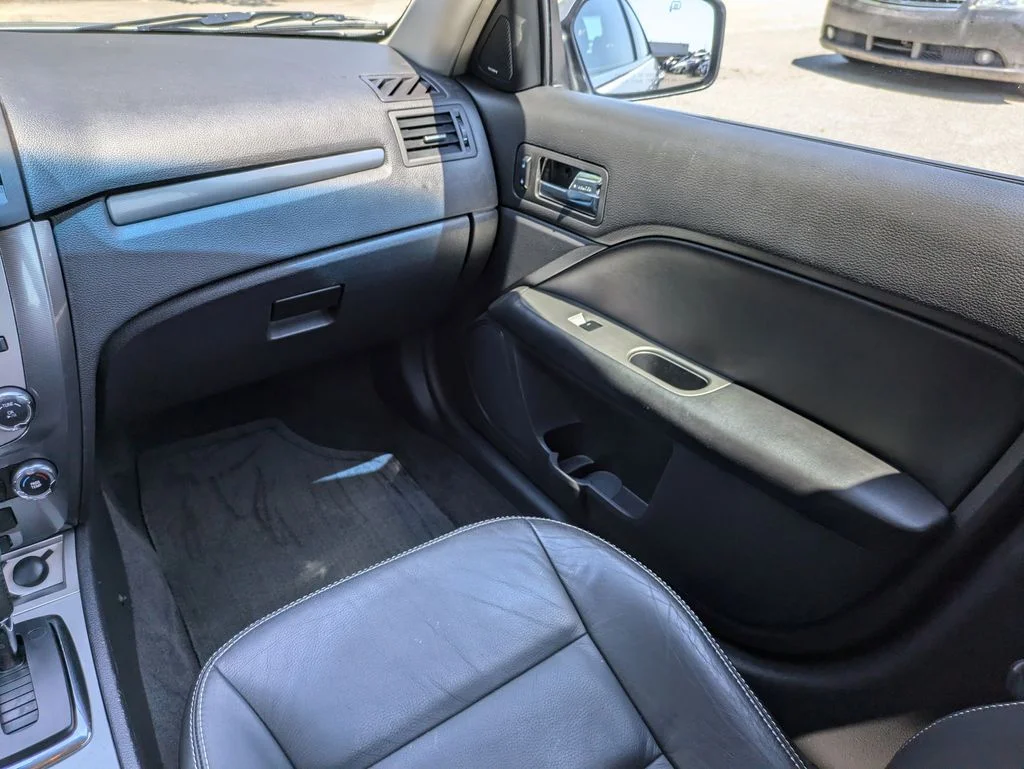 Used 2010 Brilliant Silver Metallic Ford SEL image 16