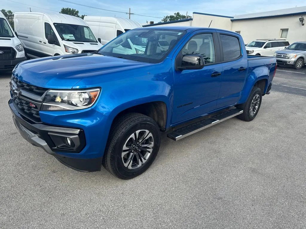 Used 2021 Blue Chevrolet Z71 image 7