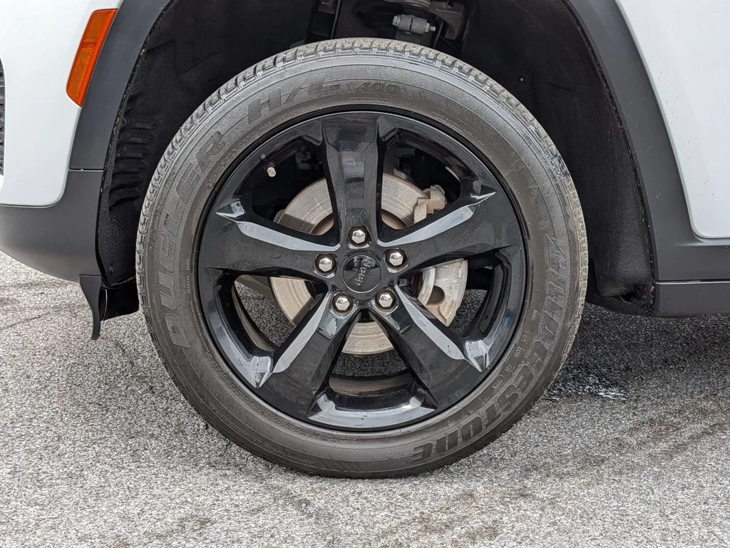Used 2023 White Jeep Altitude X image 29