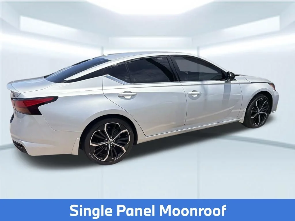 Used 2023 Silver Nissan 2.5 SR image 5