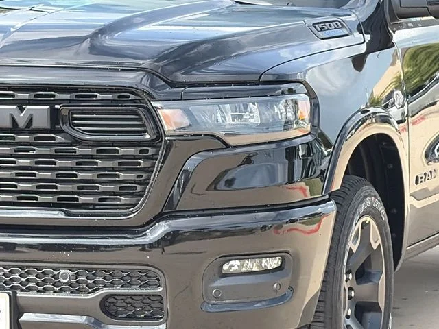 New 2026 Diamond Black Crystal Pearlcoat RAM Big Horn/Lone Star image 4
