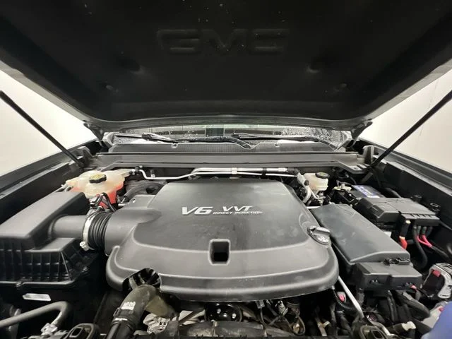 Used 2021 Gray GMC AT4 w/Cloth image 27