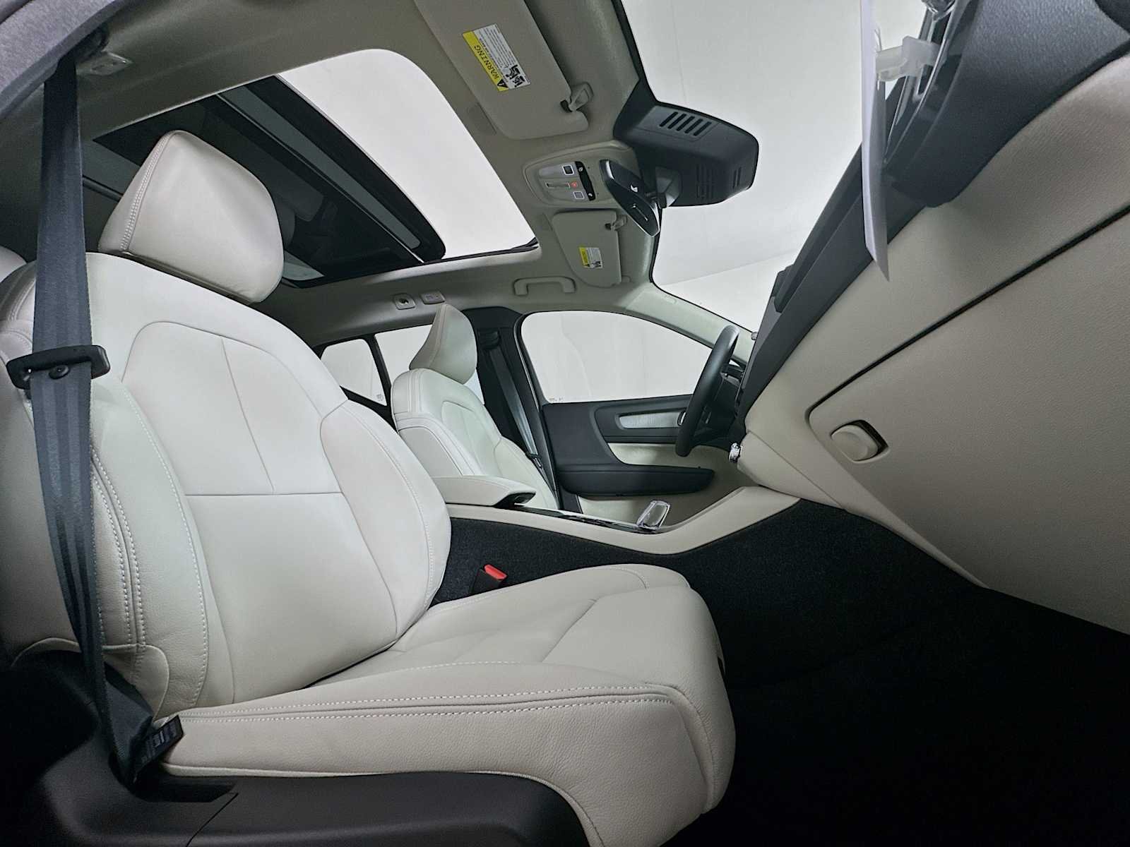 2026 Volvo XC40 Plus | CarEdge | CarEdge