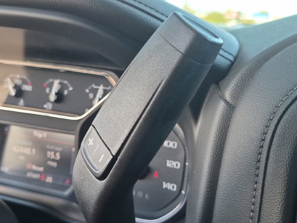 Used 2021 White GMC SLT image 21
