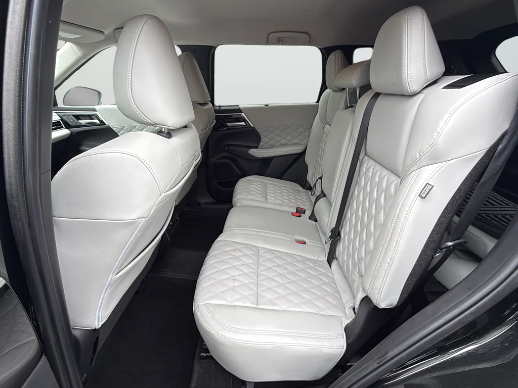 Used 2023 Black Mitsubishi SEL image 43