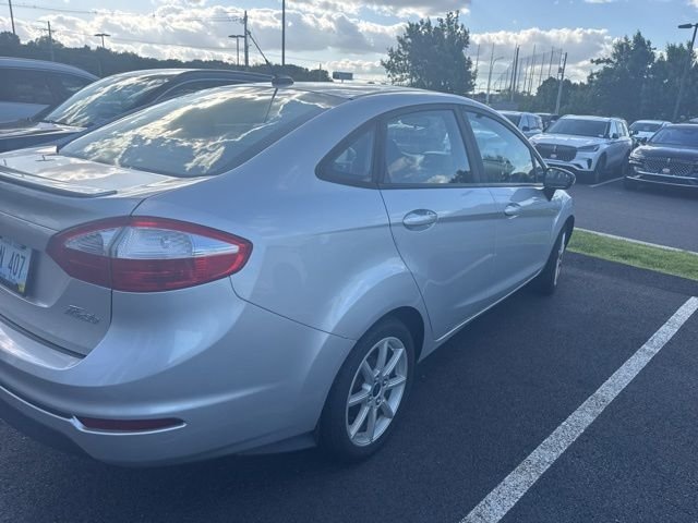 Used 2015 Gray Ford SE image 4