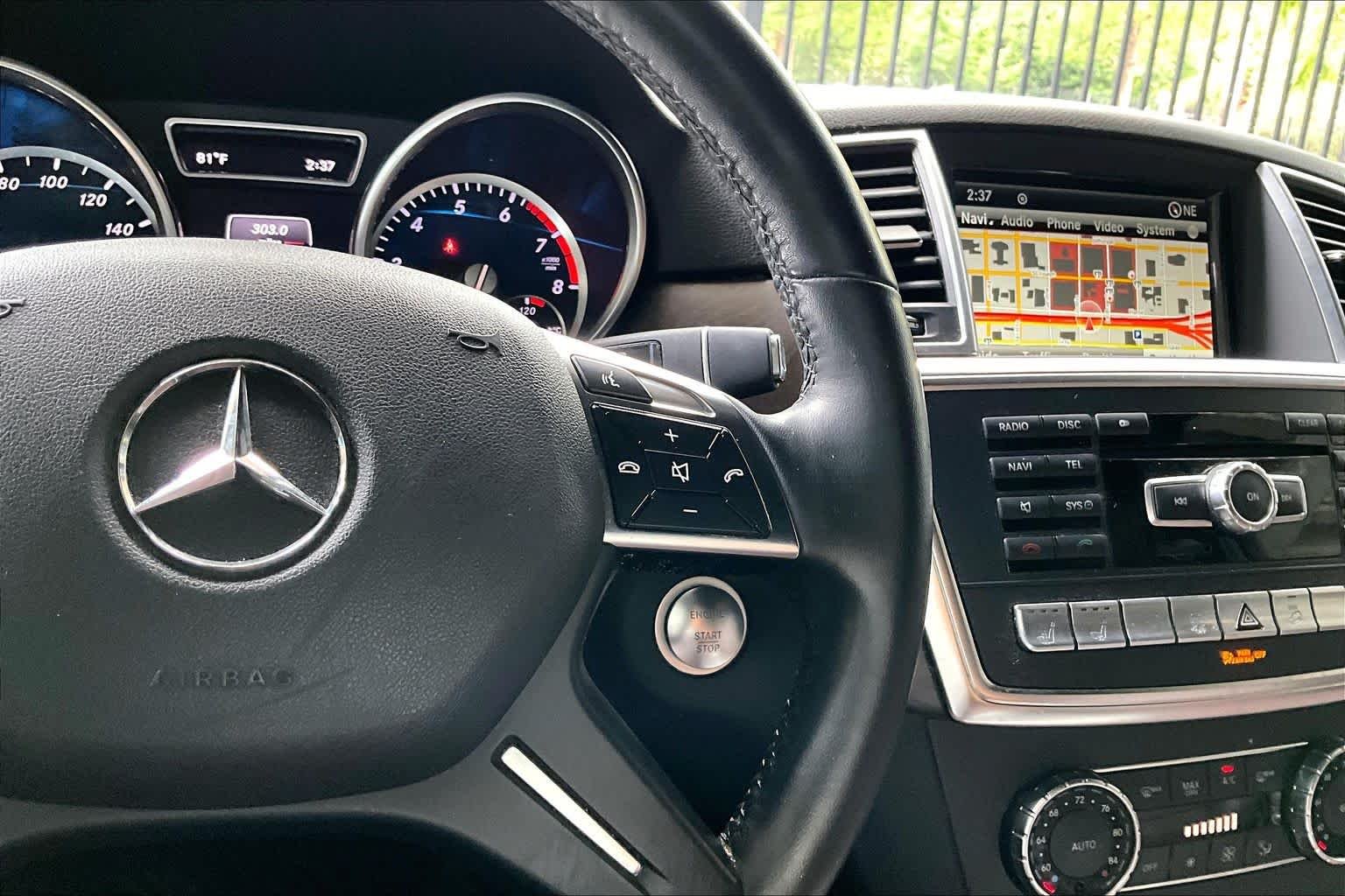 Used 2014 Lunar Blue Metallic Mercedes-Benz ML 350 image 24