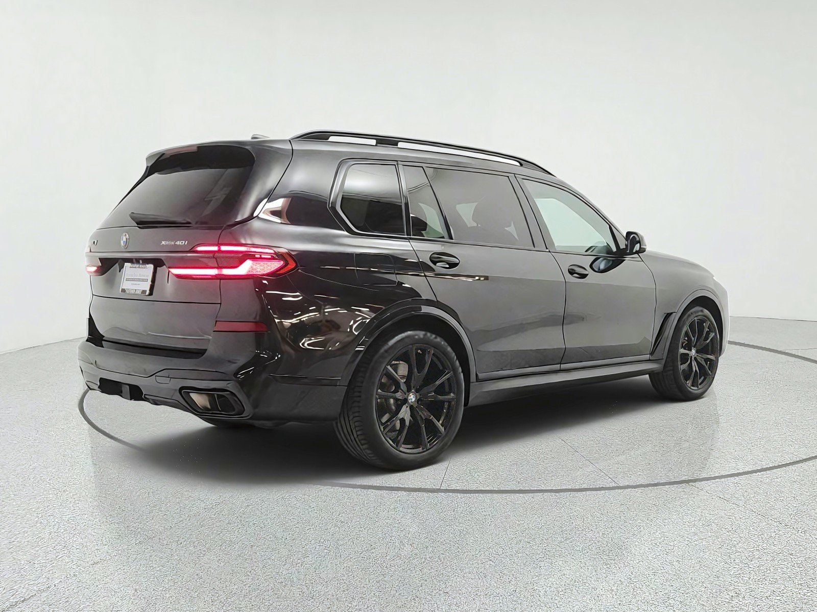 Used 2024 Black Sapphire Metallic BMW xDrive40i Sports Activity Vehicle image 5