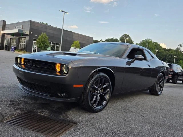 Used 2023 Gray Dodge SXT image 3