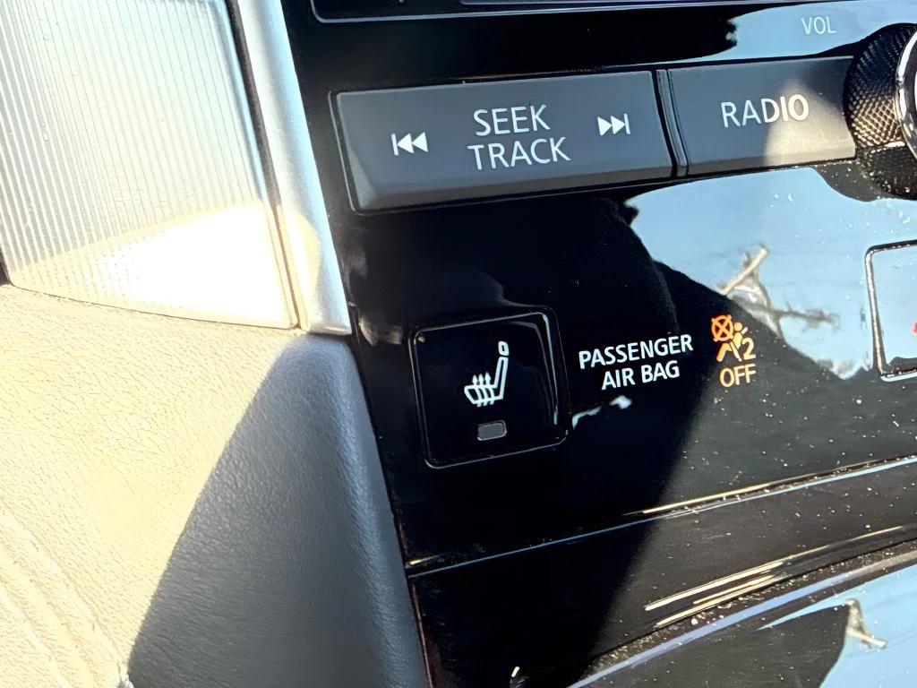 Used 2022 Black INFINITI LUXE image 18