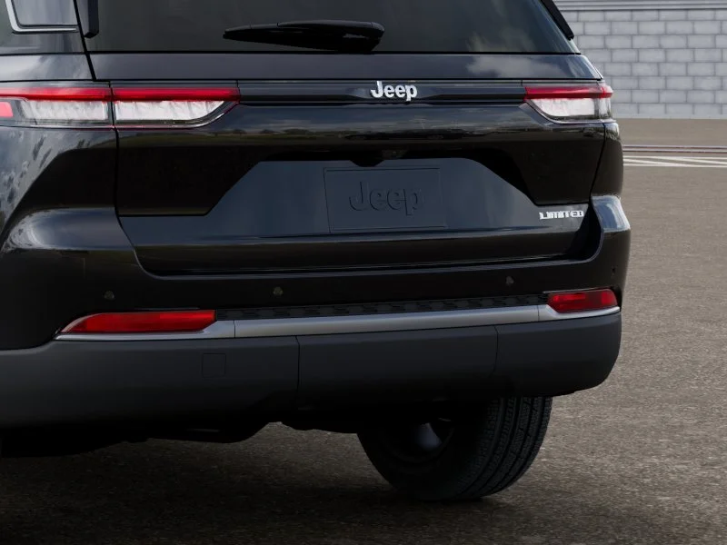 New 2026 Diamond Black Crystal Pearl-Coat Exterior Paint Jeep Limited image 13