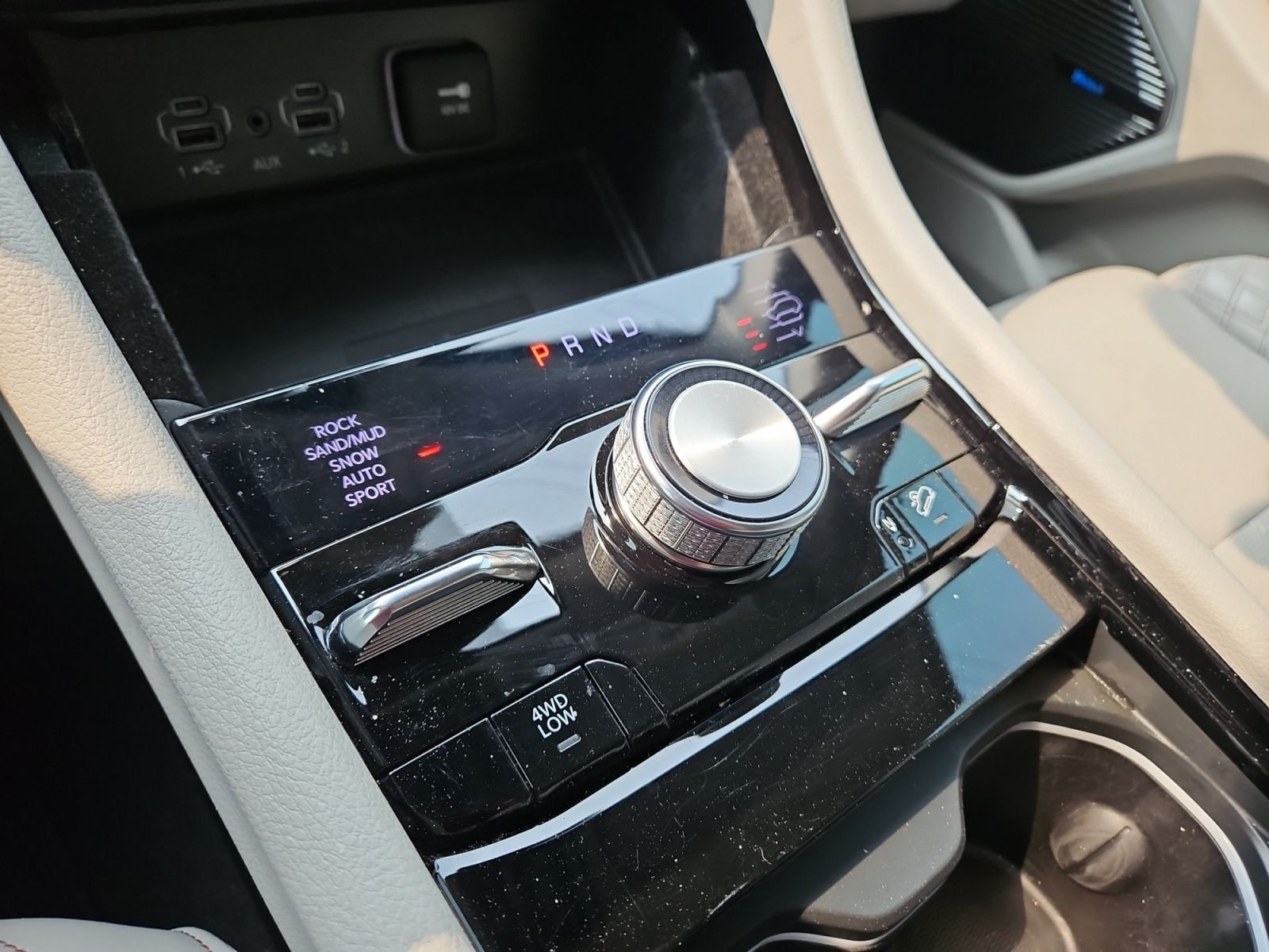 Used 2022 White Jeep Summit image 27