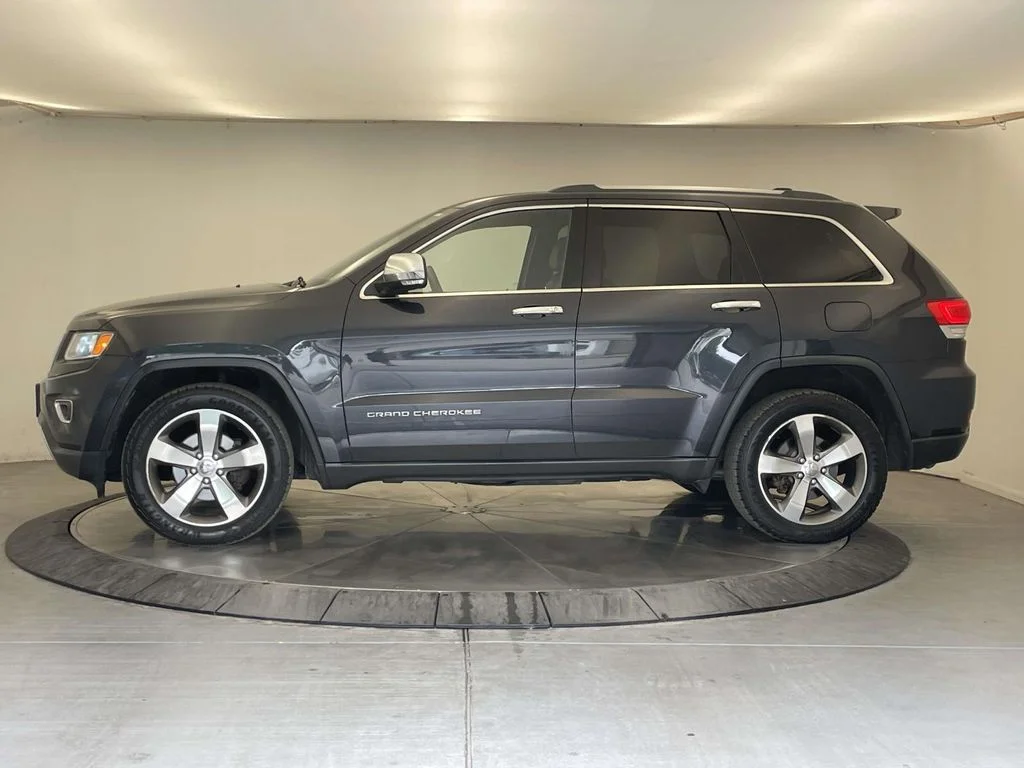 Used 2014 Jeep Grand Cherokee Limited with VIN 1C4RJFBG8EC325907 for sale in Sewickley, PA