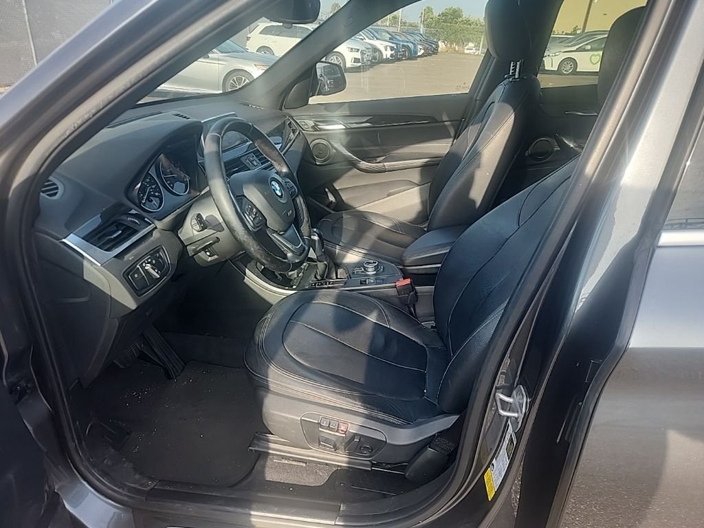 Used 2018 Mineral Gray Metallic BMW sDrive28i image 19