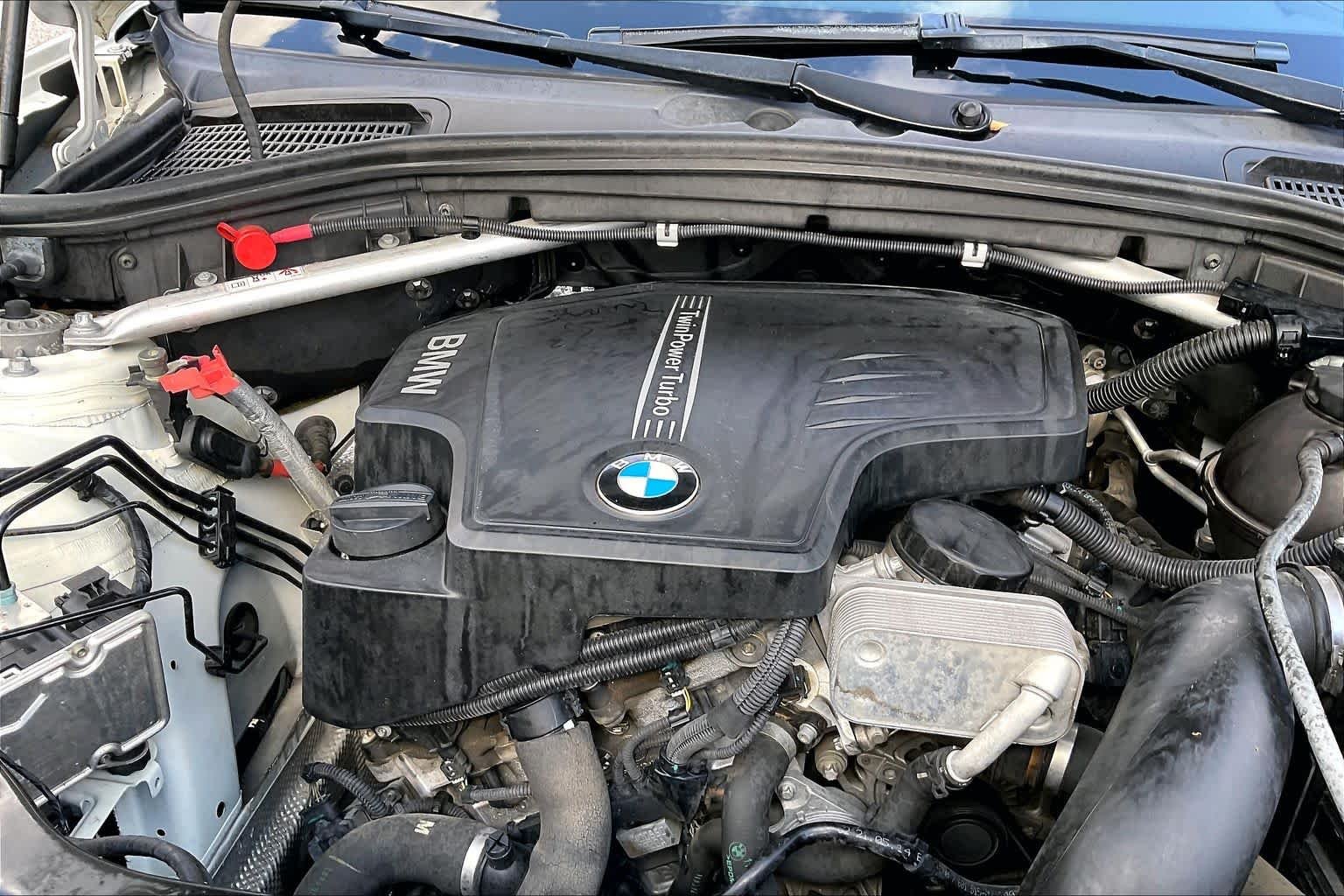 Used 2015 Alpine White BMW xDrive28i image 33