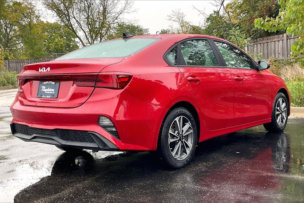 Used 2023 Red Kia LXS image 13