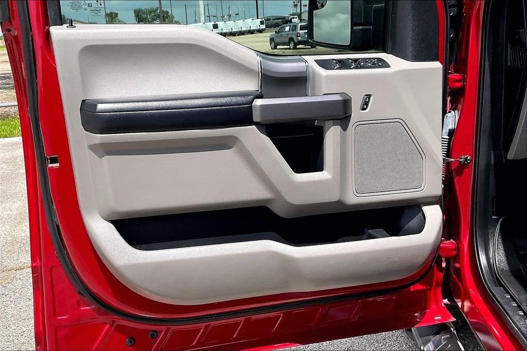 Used 2020 Red Ford XLT image 17