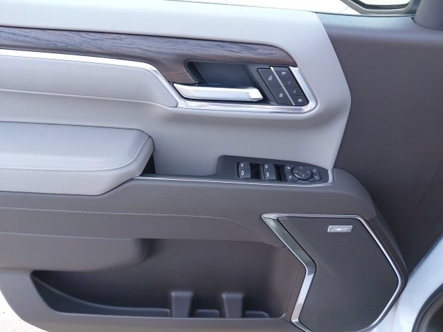 New 2026 Glacier White Tricoat GMC SLT image 29