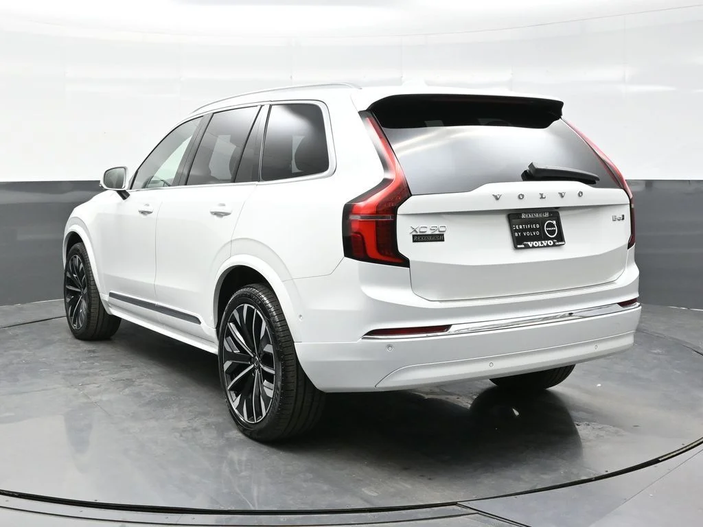 New 2026 Crystal White Volvo Plus image 5