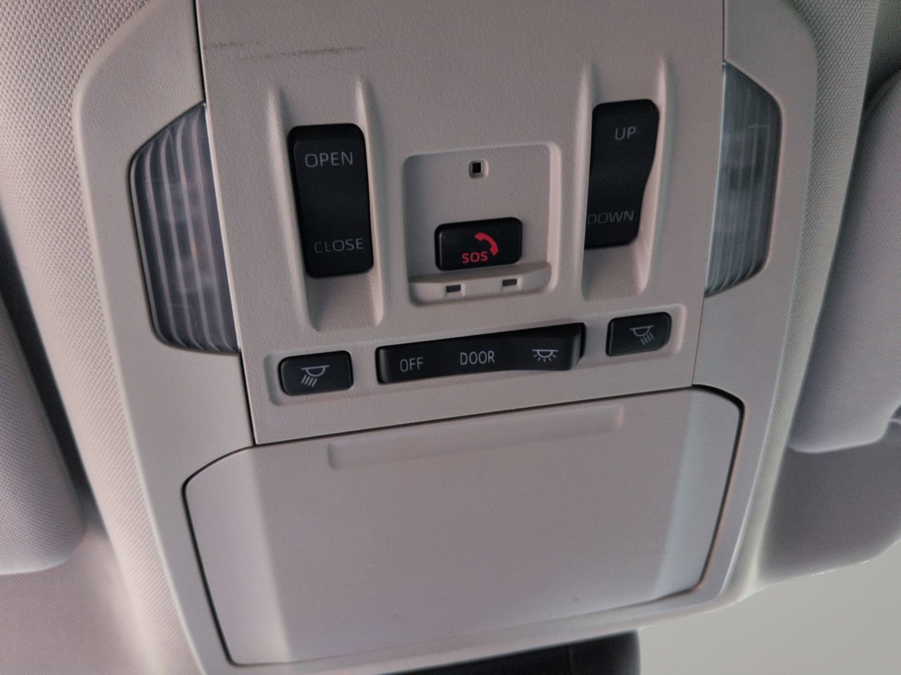 Used 2024 Pearl Toyota XLE image 27