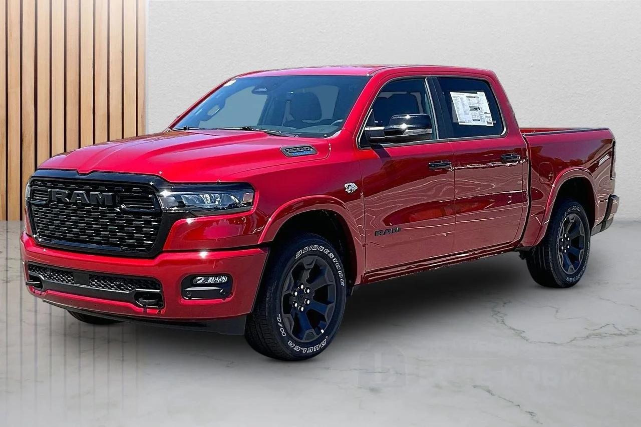 New 2026 Molten Red Pearl-Coat Exterior Paint RAM Big Horn/Lone Star image 4