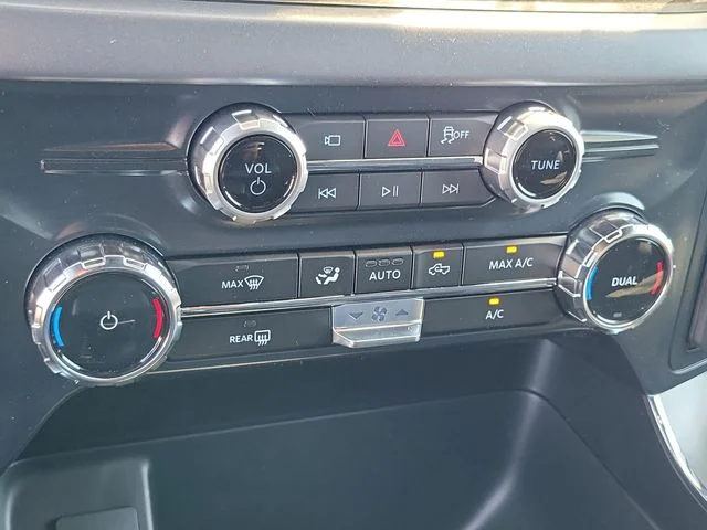 New 2026 Oxford White Ford XLT image 28