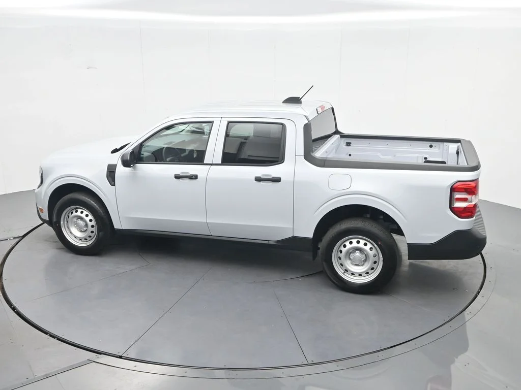New 2026 Space White Metallic Ford XL image 36