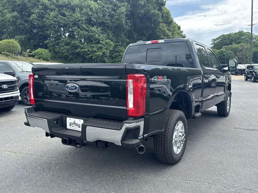 New 2026 Black Ford XLT image 7