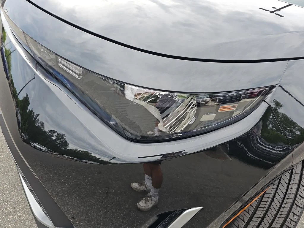 Used 2025 Black Kia LX image 28