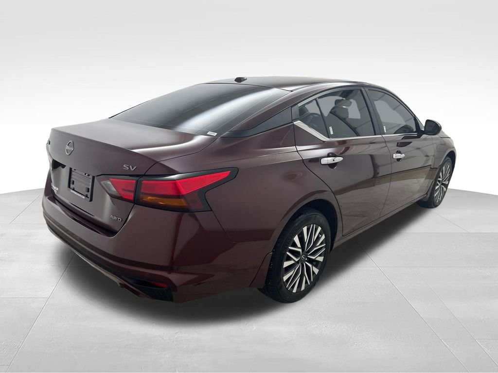 Used 2024 Red Nissan 2.5 SV image 5