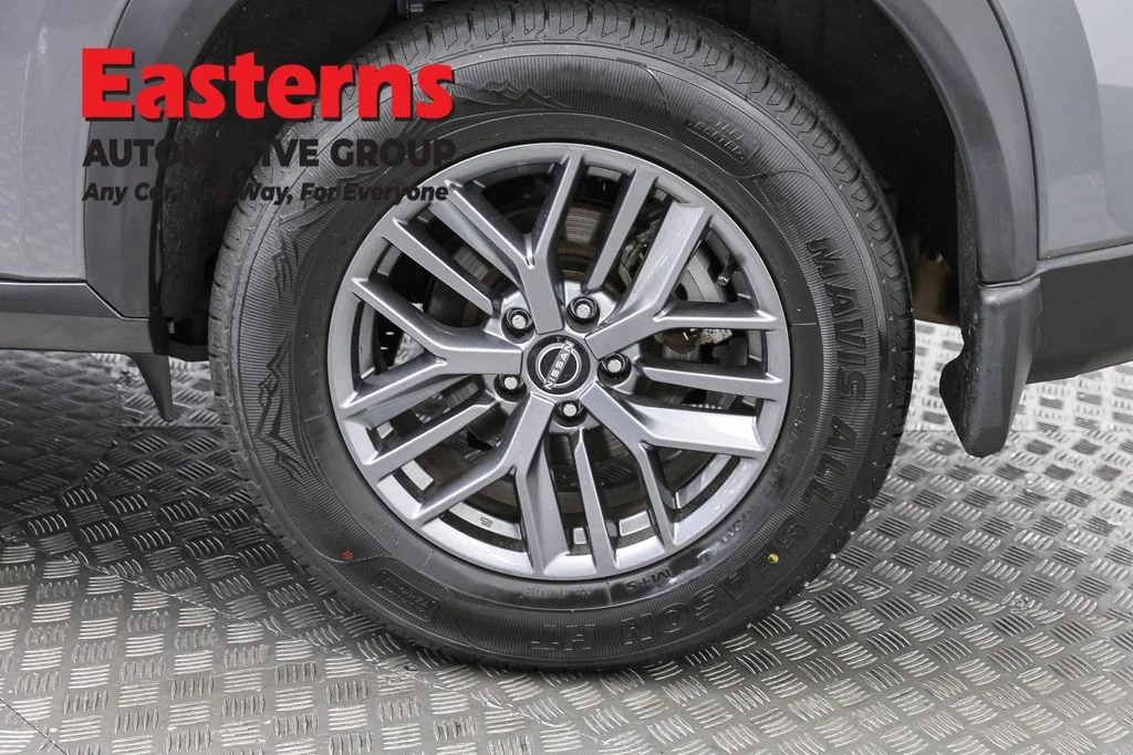 Used 2024 Gray Nissan S image 34