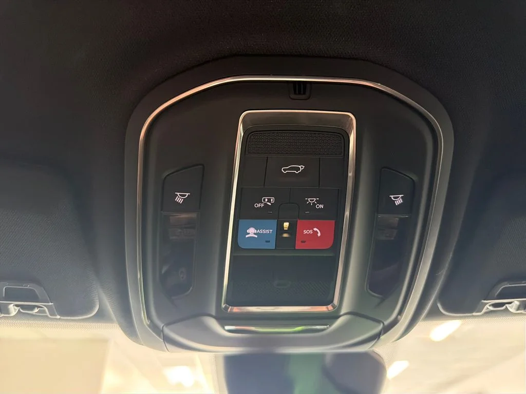 Used 2025 Black Jeep Altitude image 20