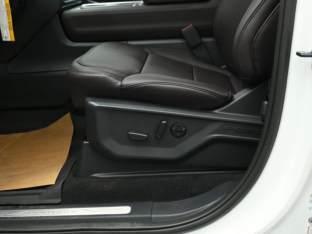 New 2025 Oxford White Ford Platinum image 10