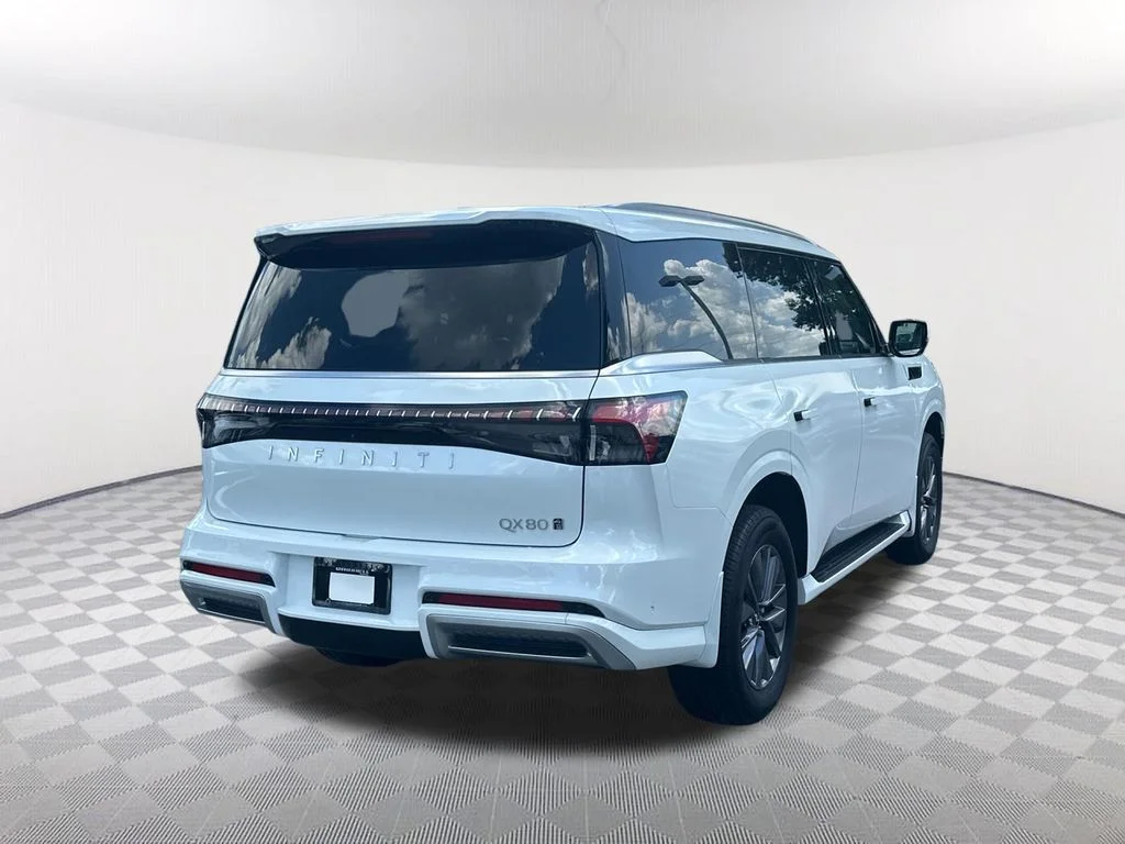 Certified Used 2026 White INFINITI PURE image 5