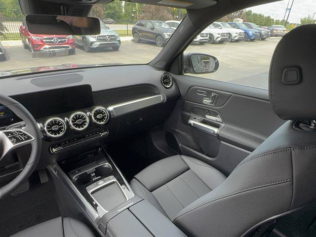 New 2026 Mountain Grey Metallic Mercedes-Benz GLB 250 4MATIC® image 28