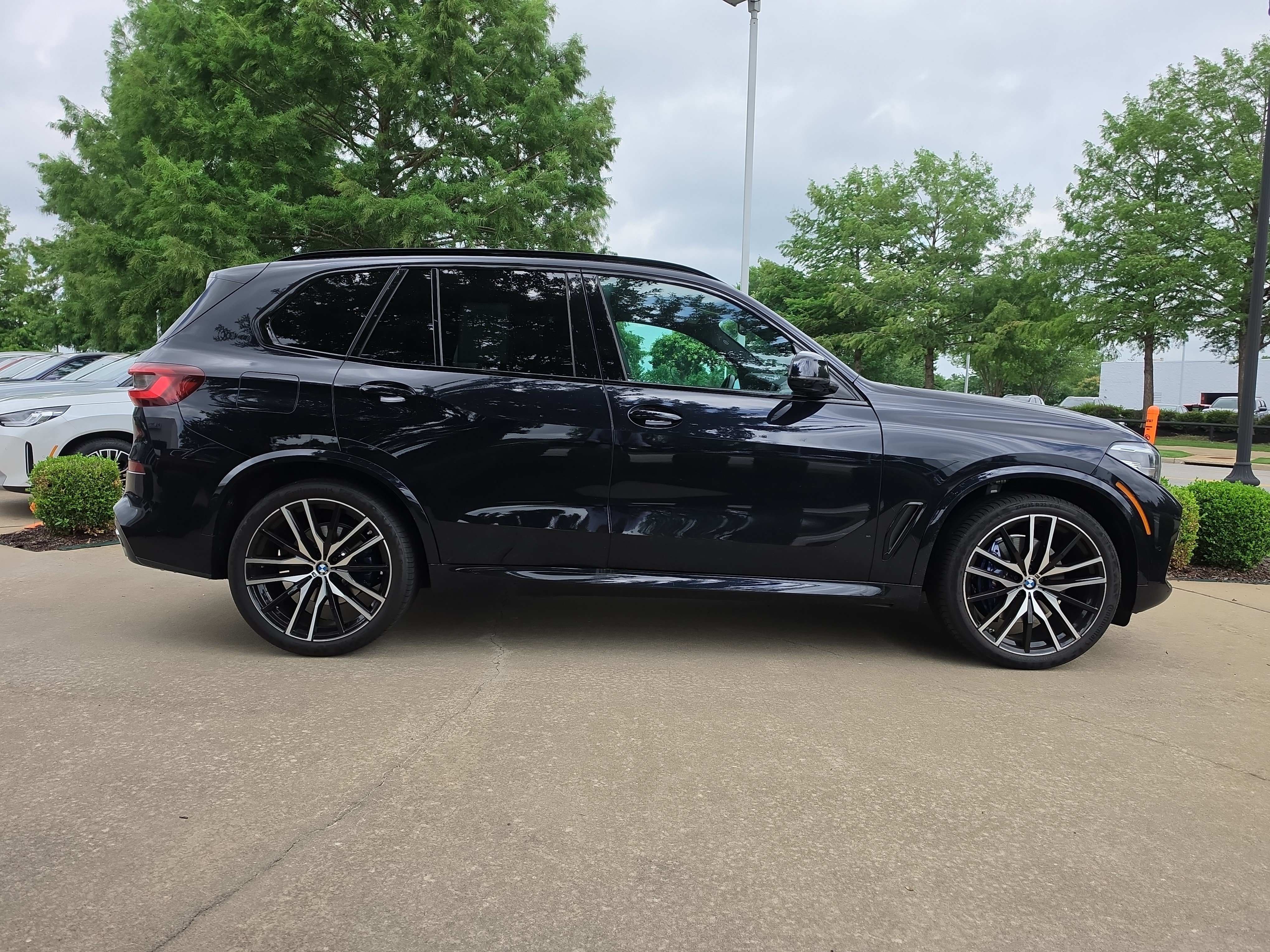 Used 2023 Carbon Black Metallic BMW xDrive40i image 6