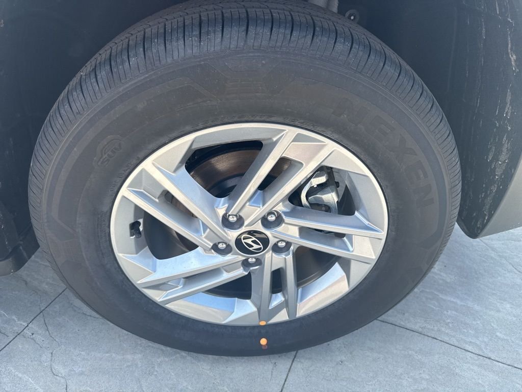 New 2026 White Hyundai SE image 8