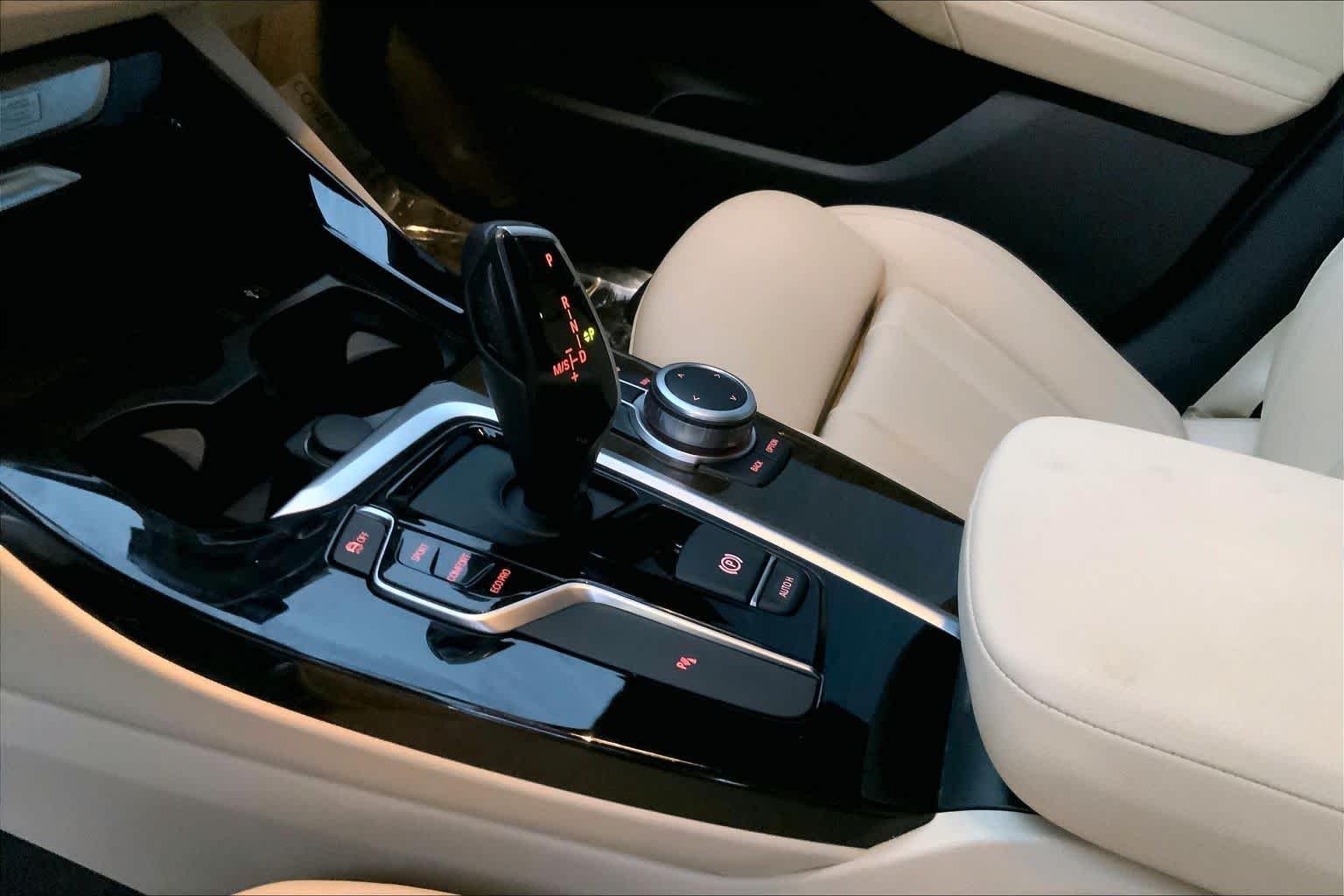 Used 2020 Phytonic Blue Metallic BMW sDrive30i image 16