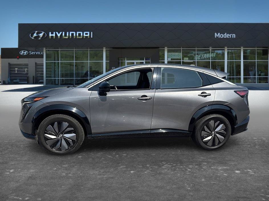 Used 2023 Gun Metallic Nissan VENTURE+ image 2