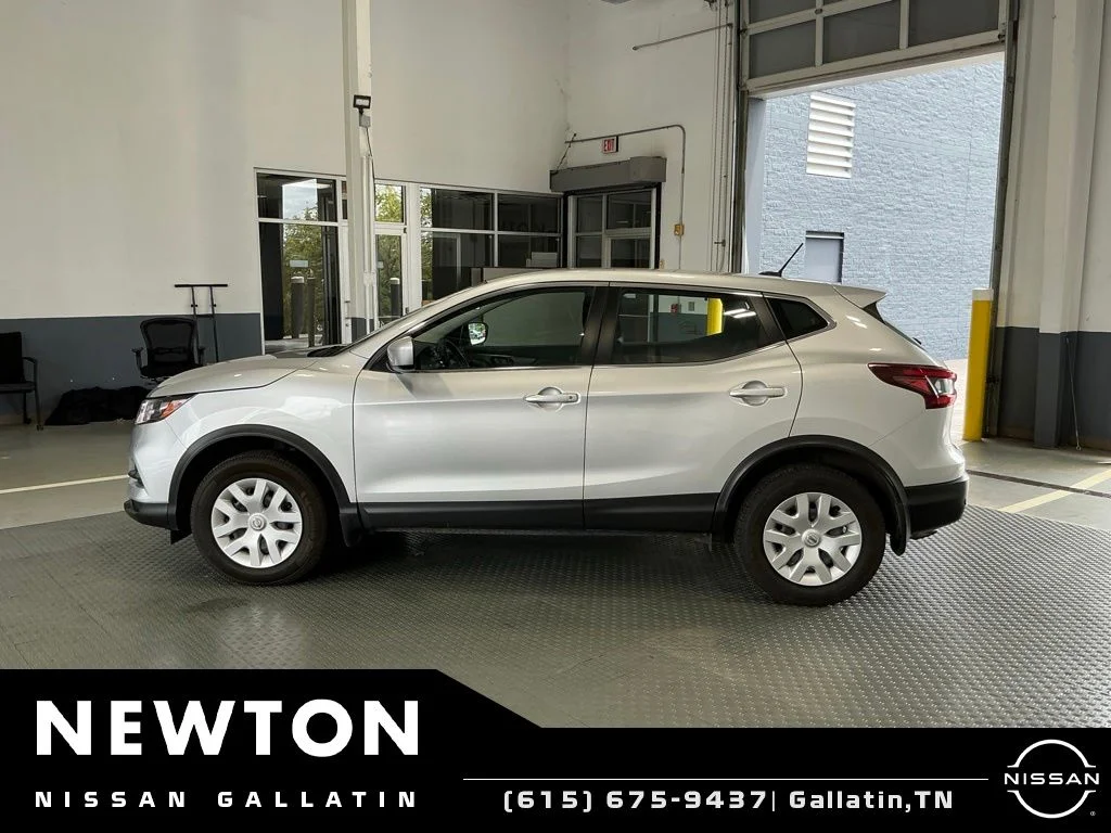 Used 2020 Brilliant Silver Metallic Nissan S image 3
