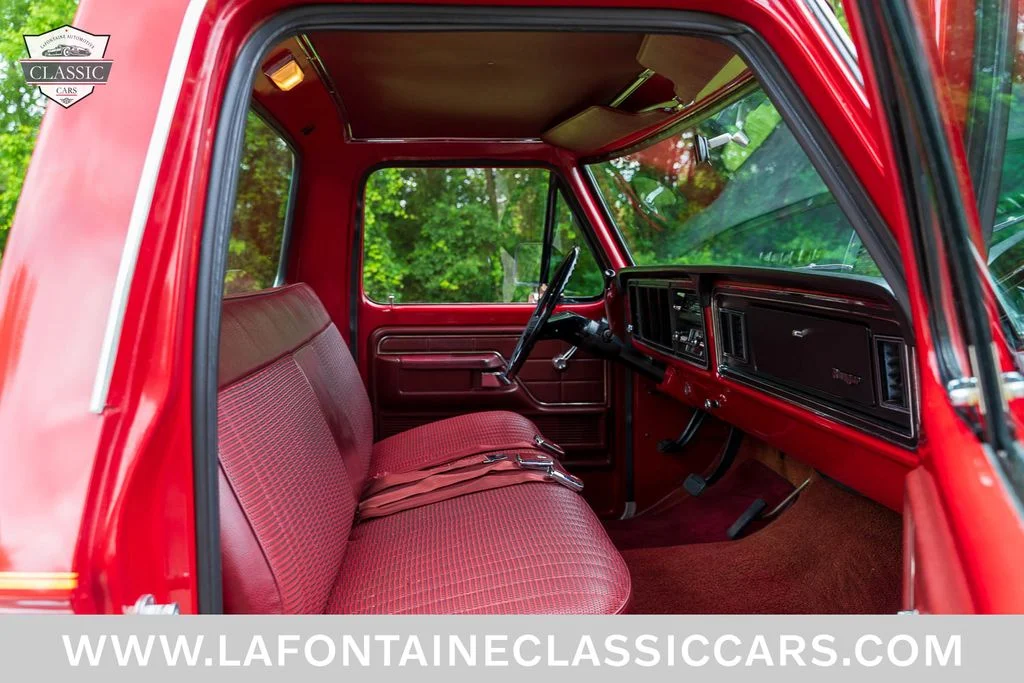 Used 1975 Red Ford  image 77