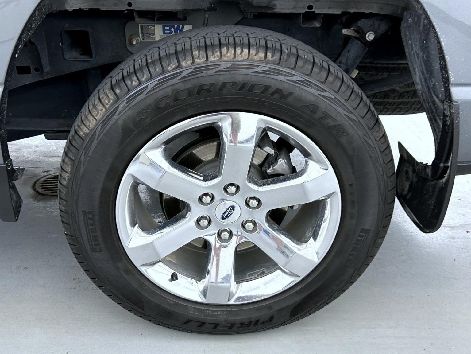 Used 2023 Gray Ford XLT image 23