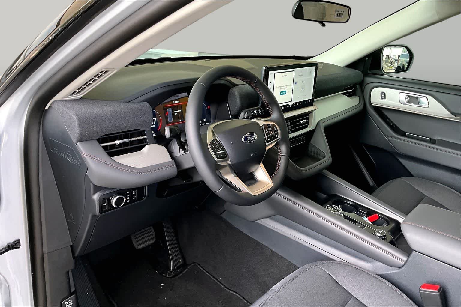 New 2026 Space White Metallic Ford Active image 6