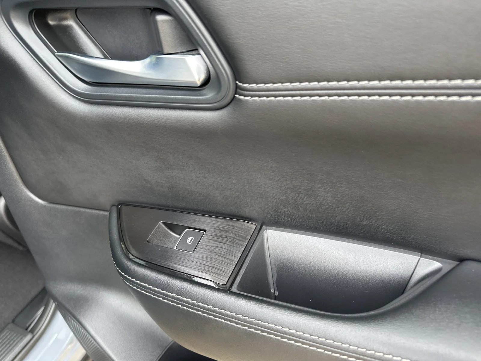 Certified Used 2025 Gray Nissan SL image 34