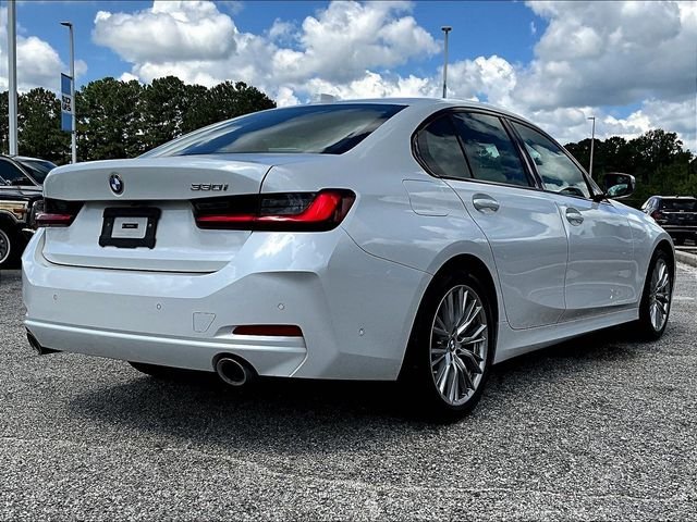 Used 2023 White BMW 330i image 4