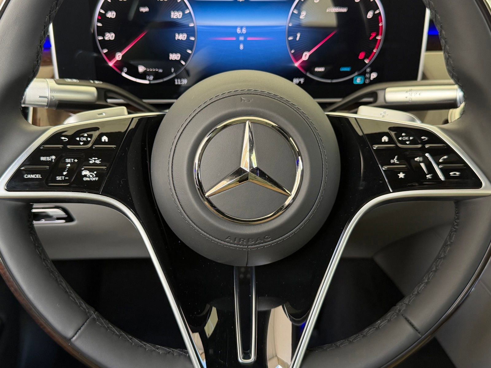 New 2026 Graphite Grey Metallic Mercedes-Benz S 580 image 35