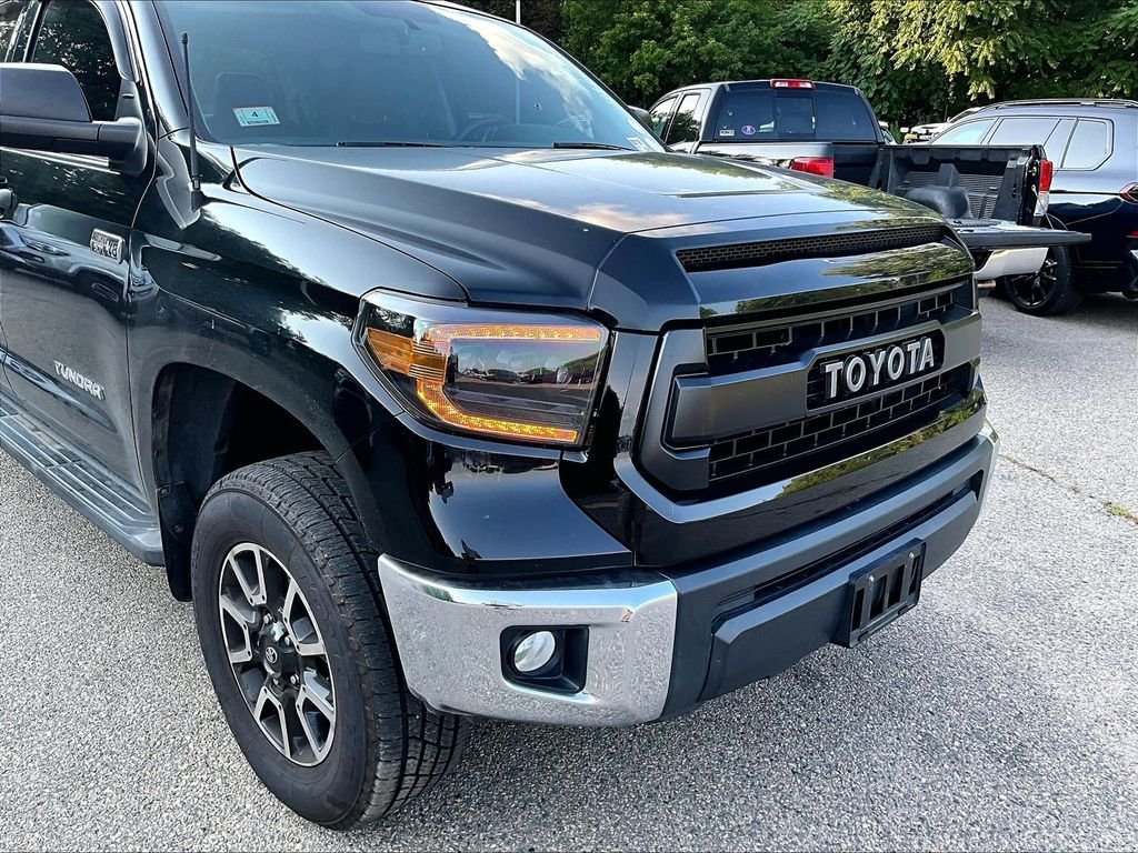 Used 2014 Black Toyota SR5 image 8