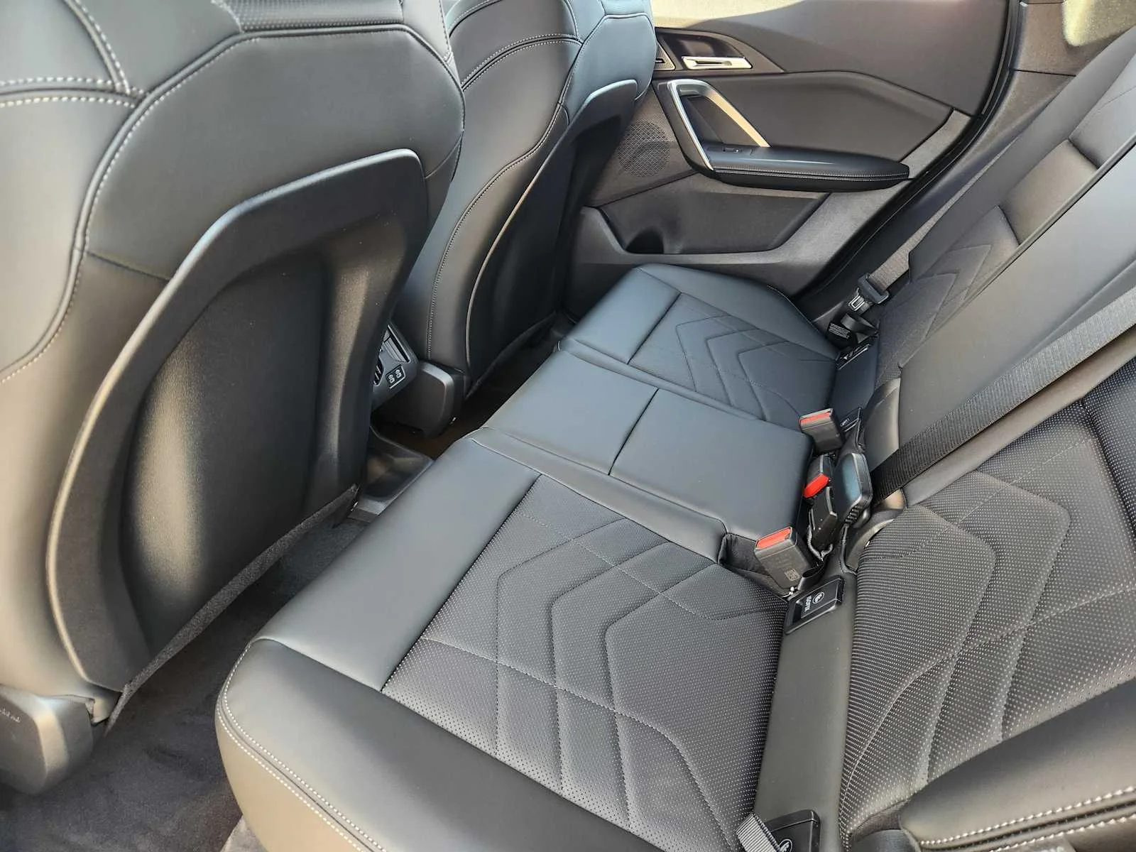 New 2027 Black Sapphire Metallic BMW xDrive28i image 7