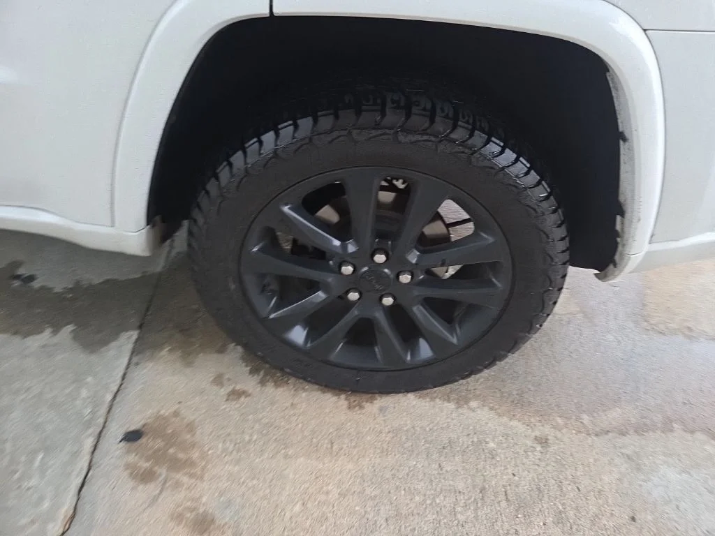 Used 2019 White Jeep Altitude image 12